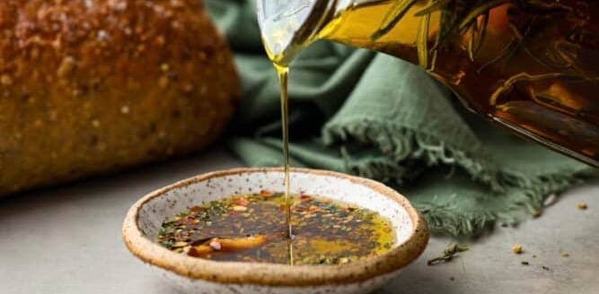 Make Your Own Garlic Infused Olive Oil: Simple Recipe for Delicious Dishes
